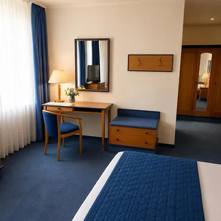 Zum Felsenkeller Hotel *